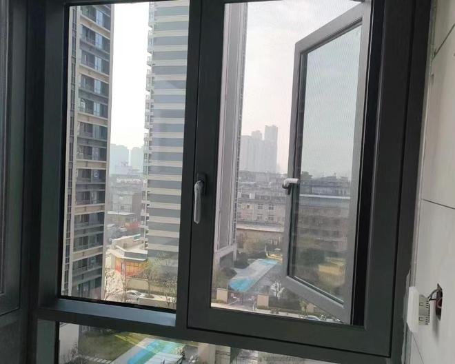 为何越来越多人不装断桥铝窗?缺点渐渐凸显学学广东人的做法(图4) 为何越来越多人不装断桥铝窗?缺点渐渐凸显学学广东人的做法(图4)