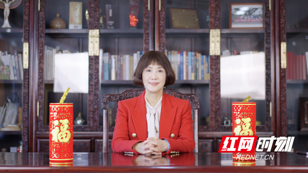 前瞻2025｜亘爱系统门窗何海英：坚持产品创新深耕换新市场(图1)
